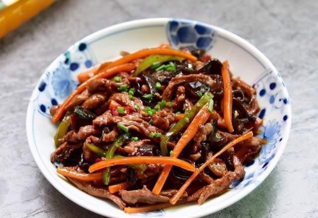 不管炒什么肉丝,牢记3个小技巧,鲜嫩不柴,不腥不粘锅,特好吃