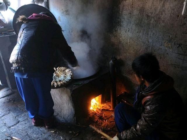 过年吃饺子这样煮，学会3个方法，饺子个个完整好吃还不破皮