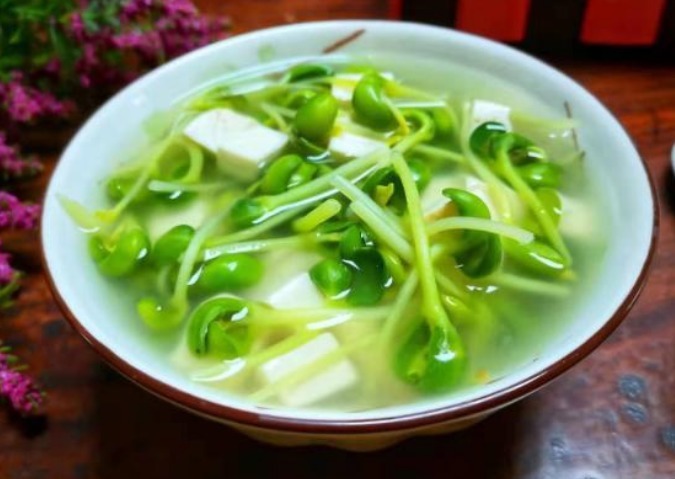 天然的“燃脂菜”找到了，天冷后要多喝它，补钙质，小肚子不鼓了