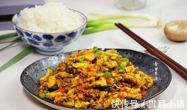 炒鸡蛋前,蛋液加水搅打就错了,加点它鲜嫩无腥味,一碟不够吃