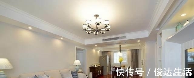 阳台上|多亏老婆这个明智的决定,在电视墙做一圈柜子,完工后漂亮又实用