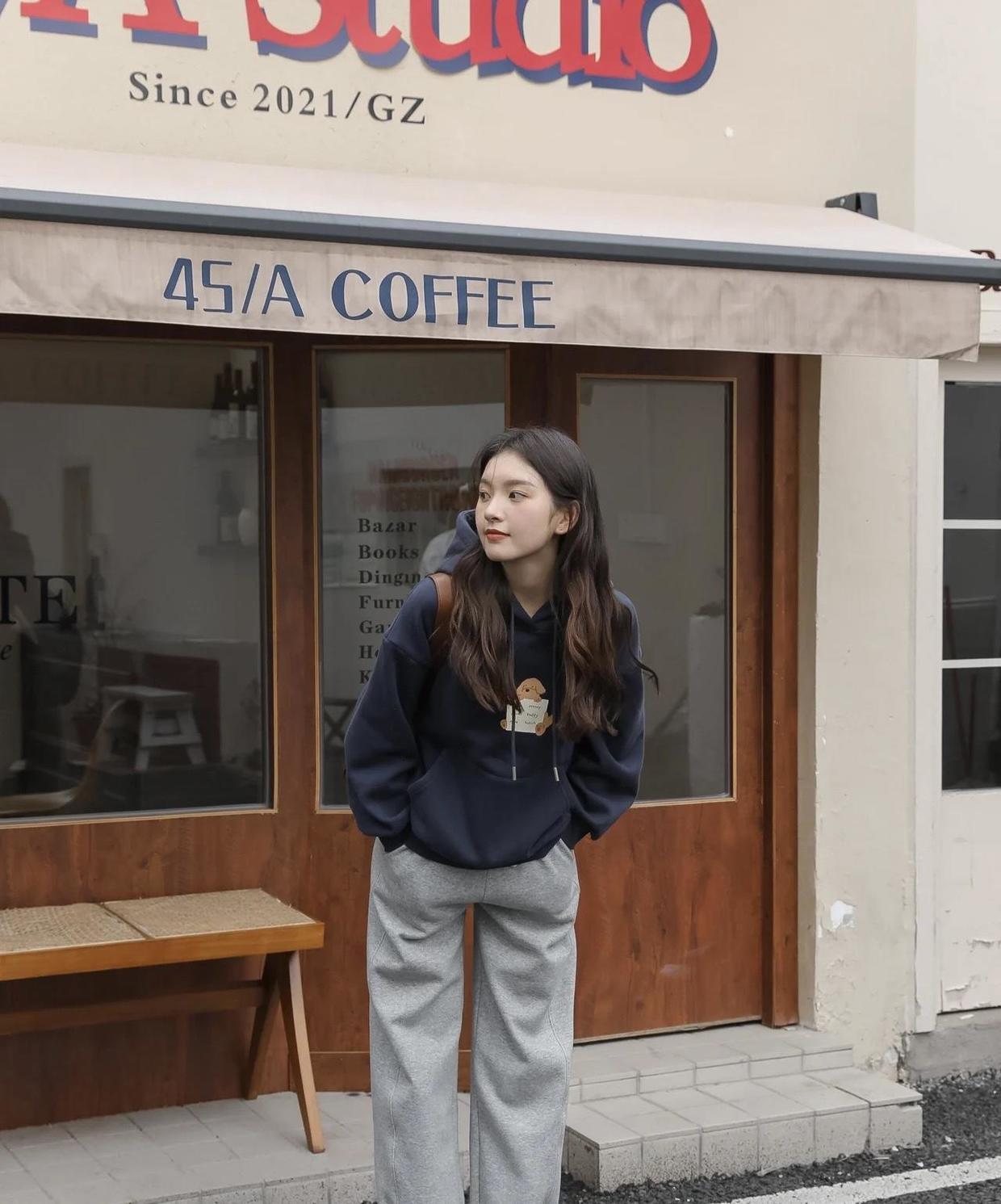 温暖|小个子女生这样穿卫衣,让你冬日也温暖又洋气,休闲感满分!