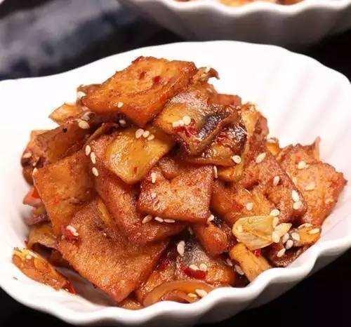  美食精选：番茄蹄花煲，玉米烧排骨，麻婆豆腐，蘑菇油豆腐的做法