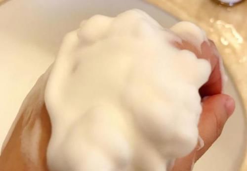 洗脸的4个“坏行为”要避免,教你正确洗脸方式,皮肤干净又水润