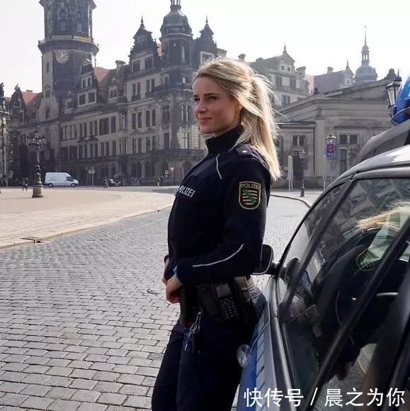 髋关节|德国网红女警Adrienne Kolesza，身材结实有力，颜值美到犯规