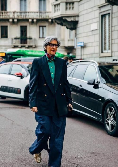 你知道衬衫到底有多少种穿法吗？这些穿法简单易学，好看有气质