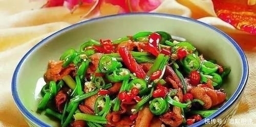  烧汁|美食密码！小炒猪脚皮，烧汁素鸡，农家小炒肉，肉片炒菜花的做法