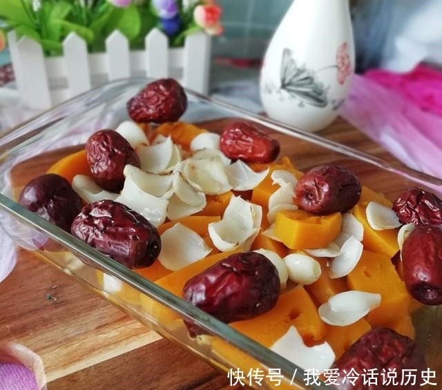 南瓜蒸百合,润肺美颜,甜甜的很好吃