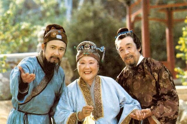 张道士$红楼梦:贾母将小孙子宝玉视为珍宝,为什么不怎么待见大孙子贾琏