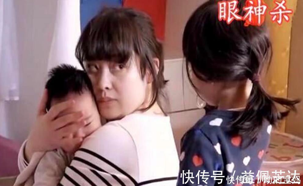 弟弟|“弟弟哭声让人忐忑不安”,女孩作文表达对妈妈的疑惑,让人心疼