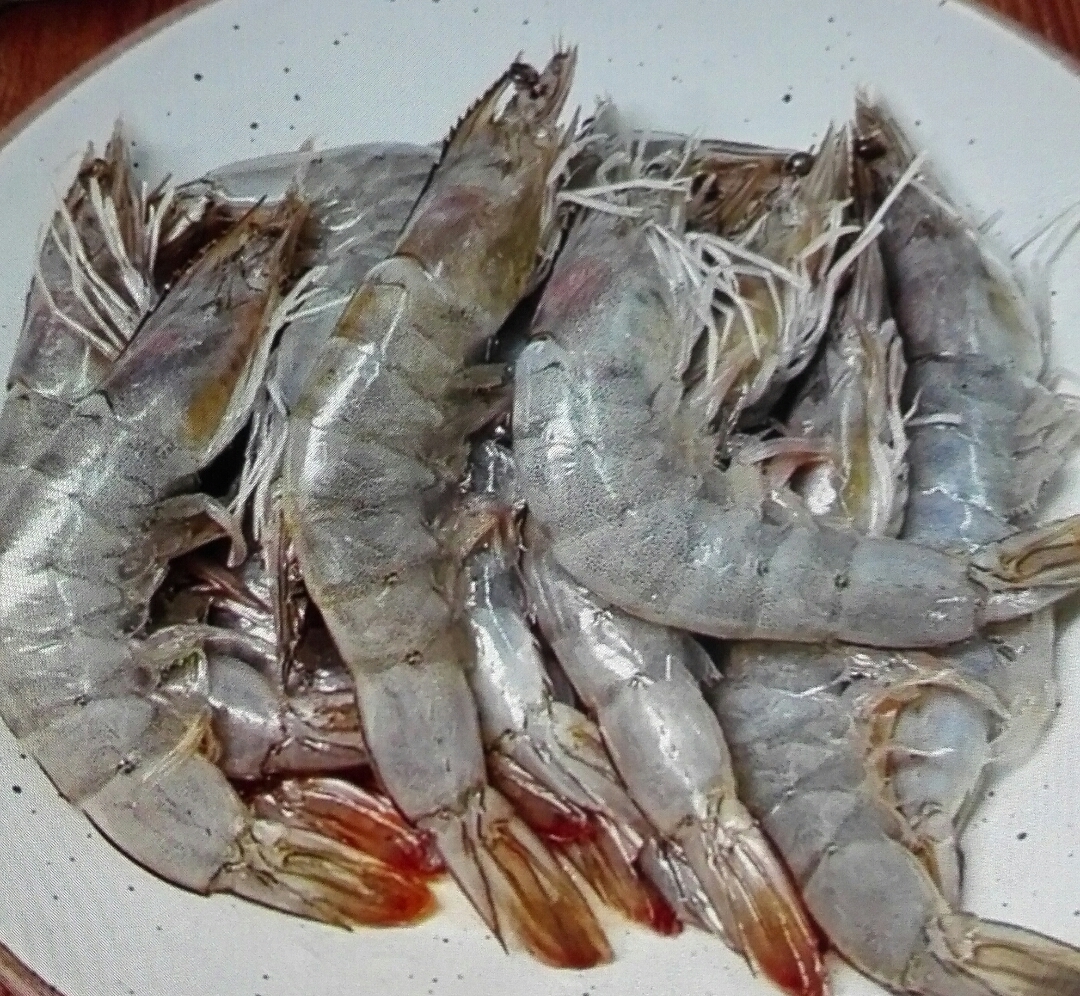 把大虾这样加工，酸甜可口，外酥里嫩，是食疗保健的上好佳品