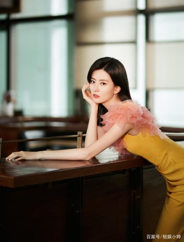 乔欣近照,不仅大秀了好身材与好气质,而且还让她再次美出新高度