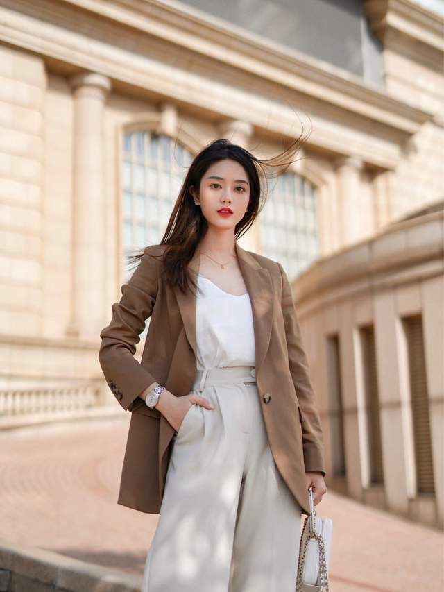 高级感|有一半的人都说:想要穿出高级感很难,掌握这几点穿搭技巧就够了