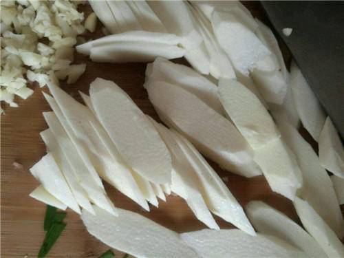 淮山|它一年到头都很贵,补血却比阿胶强,补气血暖宫,有条件的可常食