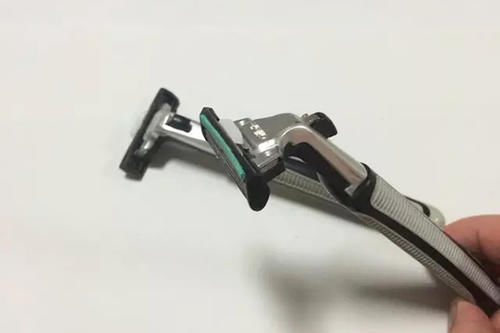 男性|男性胡子生长的快，代表了什么？最好是几天刮一次胡子？