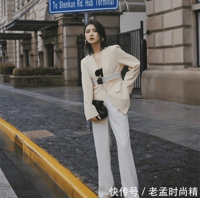 米色|穿“米色”裤子的时候,如何搭配上衣和鞋子?