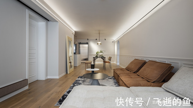 连通性|90㎡简约三居,秋日暖阳中的侘寂之美