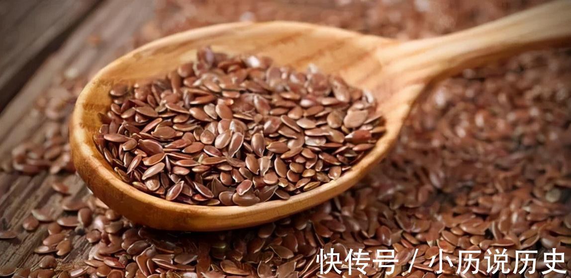 零食|女性过了45岁不要太节俭,常吃4种零食,补充雌激素、抗衰老