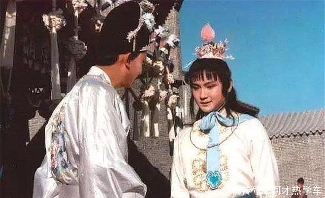 贾府|红楼梦贾琏一番话透出惊人信息,元春早在此时就已上了死亡名单