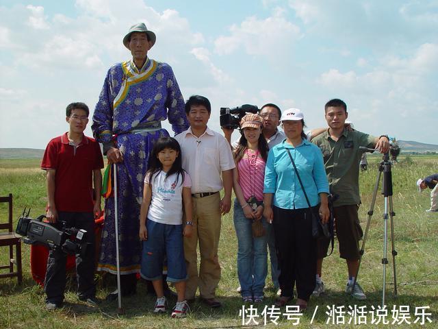 孩子|“中国第一巨人”鲍喜顺不听劝阻,57岁执意生子,孩子如今咋样