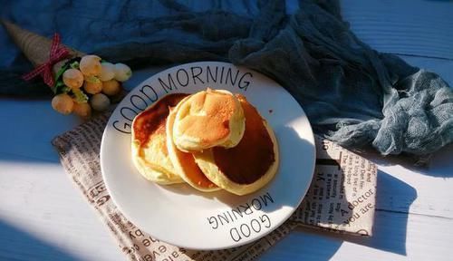 最近很红的舒芙蕾松饼,在家也能轻松搞定,做法很简单