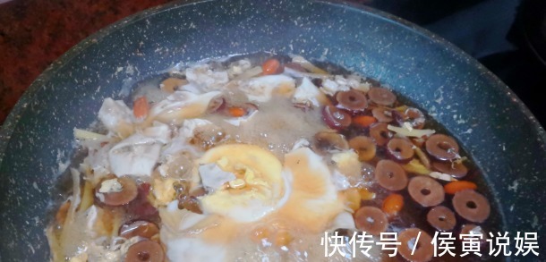 汤汁|季节交替，倒春寒湿气重，建议女人要多吃这“三红汤”，有益健康