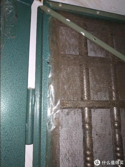 胶带|小问题自己修 篇三十五：用胶带修防盗门上的防蚊纱网脱框