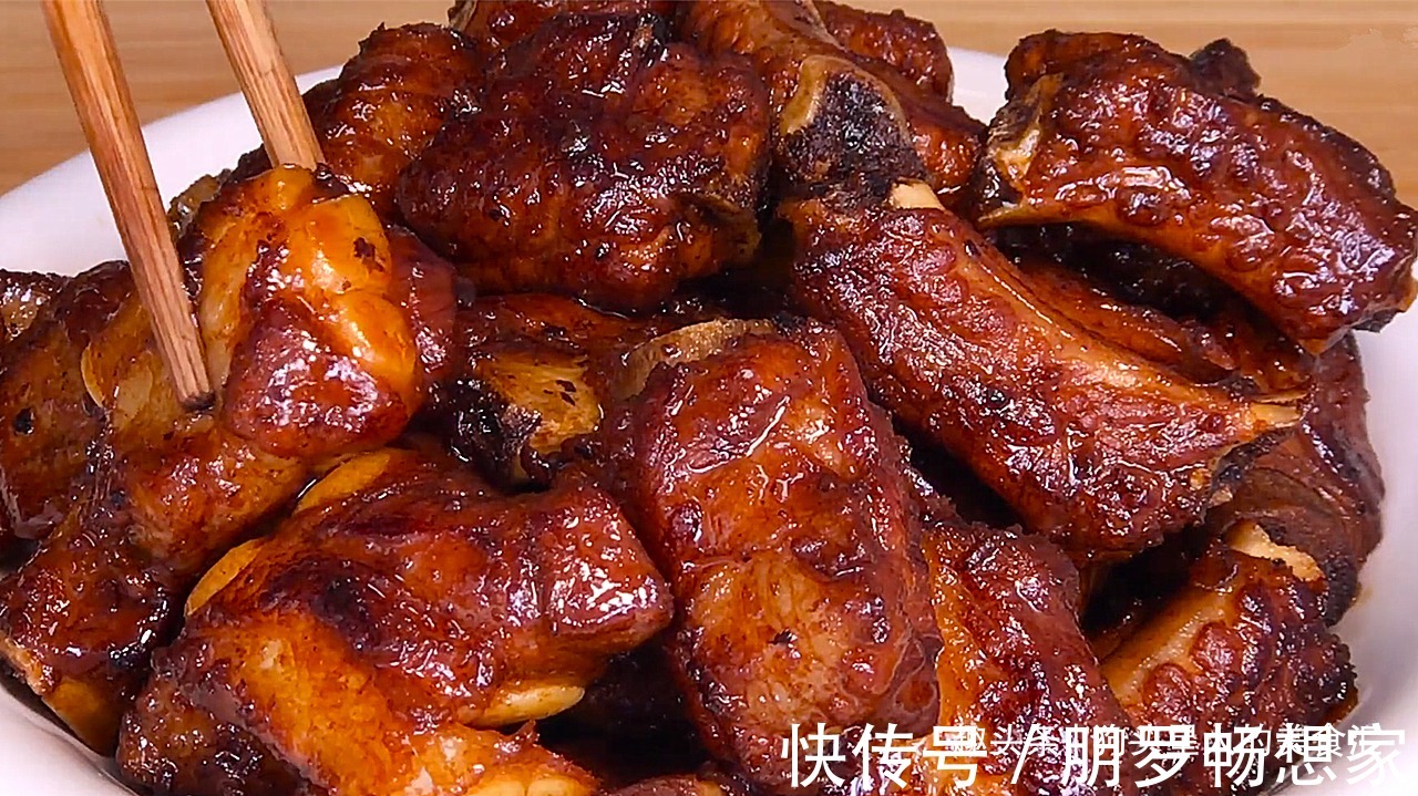 做法|做排骨，不要焯水跟油炸了，教你一个做法，软烂脱骨，超下饭