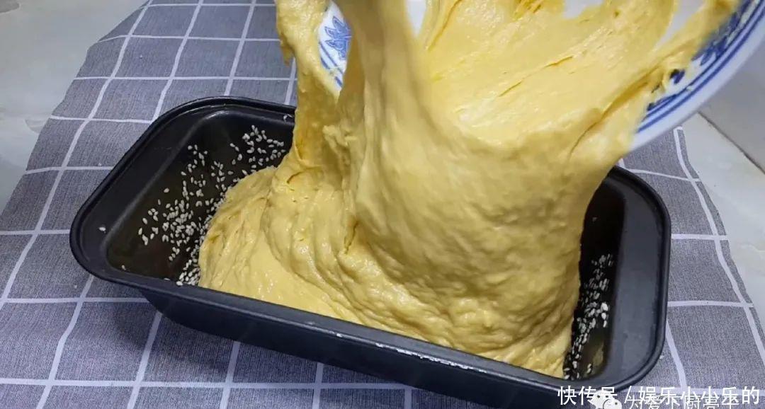 冬天面包别出去买了，教你这么做，松软香甜还营养，小朋友都喜欢