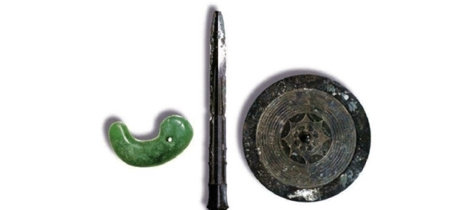 传奇|古代传奇名剑:第3是“天下第一剑”,第4深插坚石,无人能拔出