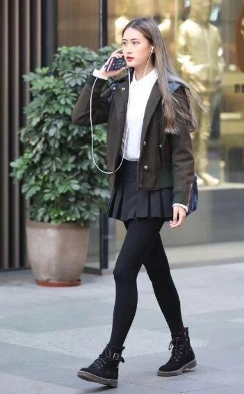 长发|两位长发飘逸的小姐姐,身材苗条有致,女神范十足