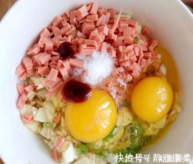 外酥|茄子不放肉也好吃的做法,外酥里嫩满口喷香,孩子一次吃一盘