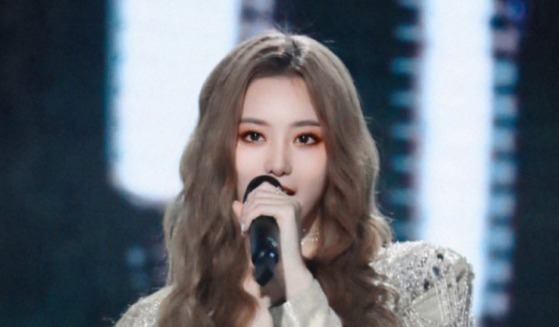 姜貞羽,徐藝洋因禍得福,人氣資源樣樣不差,彎道超車硬糖少女