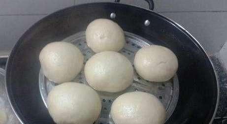  面团|为什么早餐店的馒头总是很香甜？老板：多加这一样，想不好吃都难