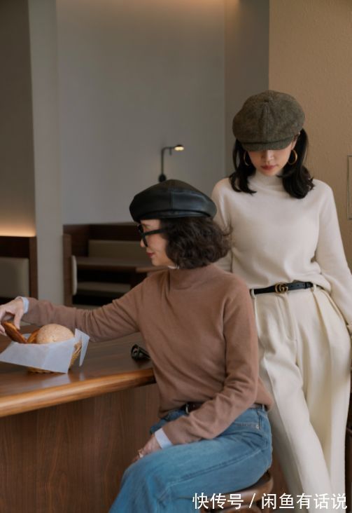 羽绒服|三木又和妈妈穿同款,用基础款打造“无龄感”穿搭,高级又显气质