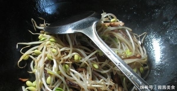 “它”发芽了千万别扔，吃对了营养翻倍，9成人不知，为家人收藏