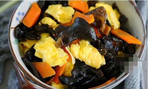 胡萝卜|炒木耳的时候容易爆锅?多注意这几个地方