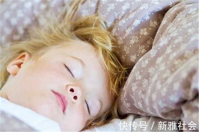 髋关节|父母的4种做法,可能导致宝宝骨骼畸形,别大意,不少人犯