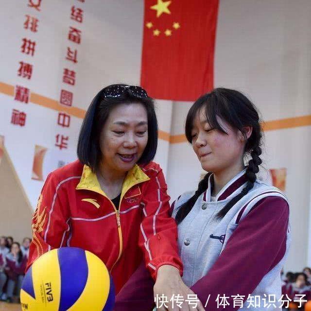 中国女排|还记得女排唯一的5冠王吗?事业成功如今身价上亿,女儿清华博士