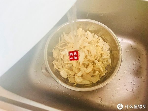 又到一年腌制萝卜干的季节，给肉都换的美味，您安排上了没