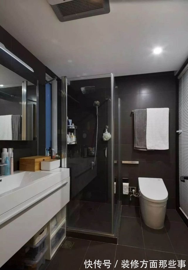 楼梯|113平简约三居室木作储物隔墙兼作鞋柜,亮点都在玄关简洁实用