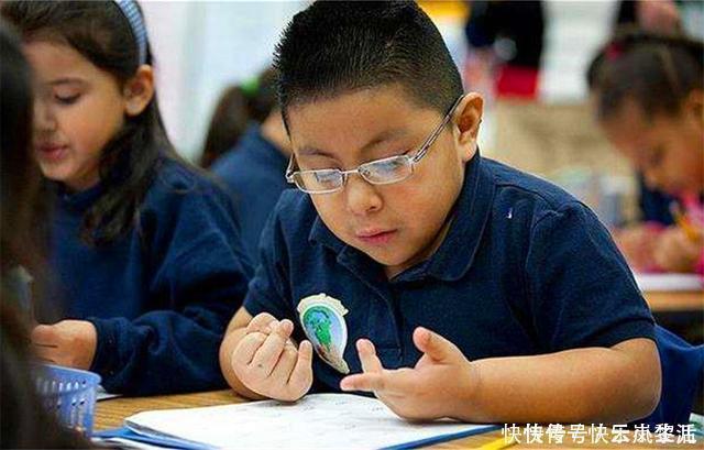 怪癖|高智商的孩子,大多有这“3个怪癖”,父母别再盲目纠正了