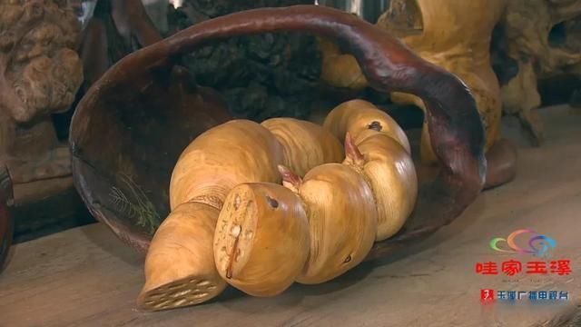 海底世界!百名劳动者畅谈百年丨尹长保巧手雕出大千世界