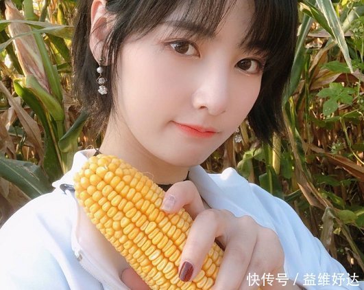 硬糖|硬糖成员美甲，陈卓璇黑白配，看到希林娜依：不配拥有！