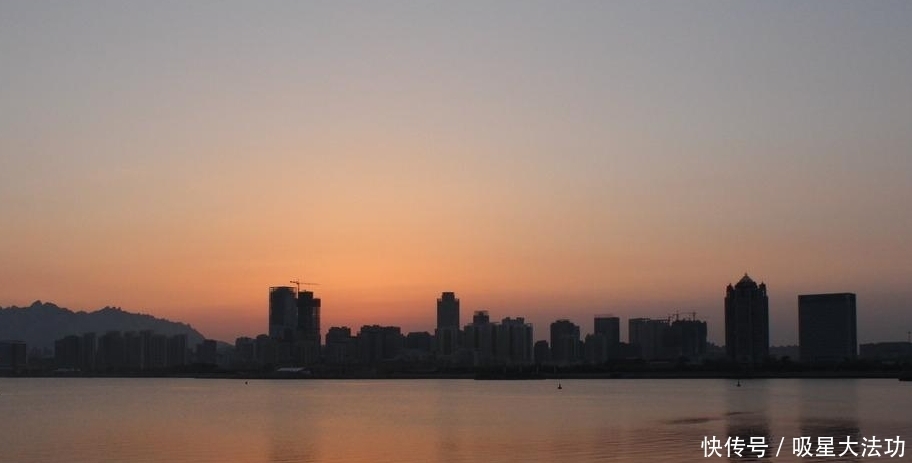 钗玉虽珍贵,菱花自芬芳