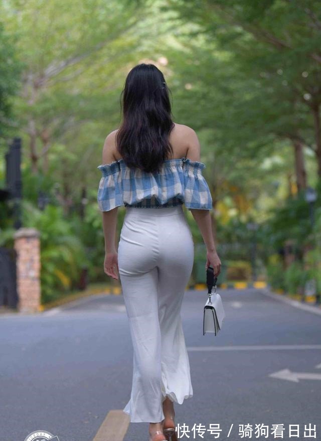 美丽 独特优雅的打底裤装扮简约不失高端,秀出美丽长腿,清新时尚!