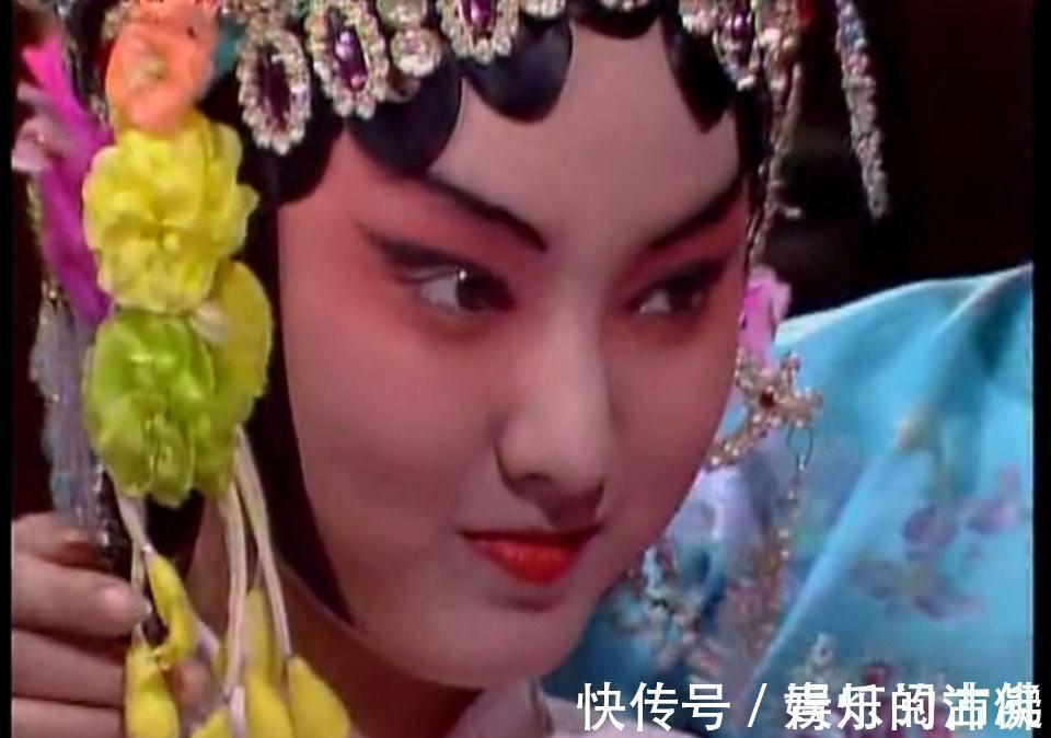 贾宝玉$红楼梦:元春不可能支持宝玉娶宝钗,端午赐礼的猫腻儿藏在礼单中