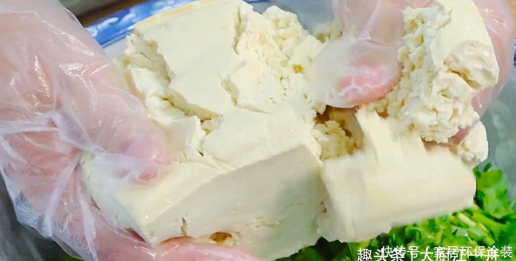 炸丸子有人放面粉,有人放淀粉?全不对,教你这样做,香酥又好吃