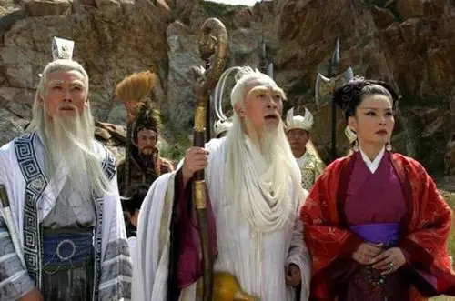 伏羲&昆仑山上有一方小世界,没有三圣皇的邀请,鸿钧老祖进不去!