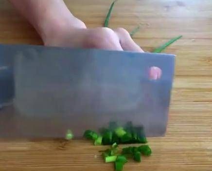 鸡蛋的新做法，饭店一盘卖36，在家做成本不到5元，可以当月子餐